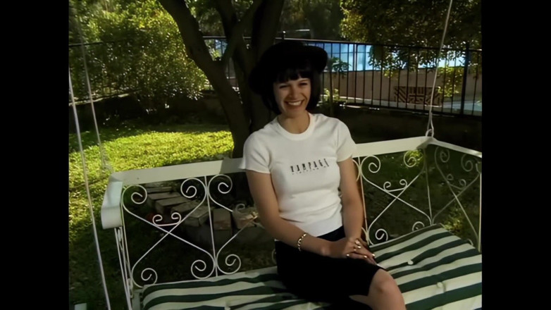 Pornobello: Violet: Vezměte Mou Malou Kundičku A Udělej Mě Tvrdě