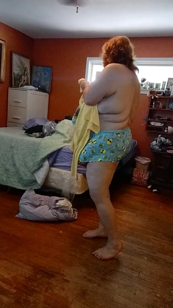 BBW nurse Vicki adventures with friends: Colocando meu short blue lemon boy e o resto da...