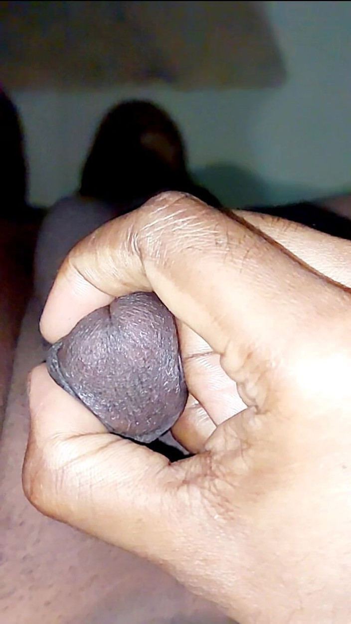 Sissy Slut Simran: Trans con cazzi piccoli prova a sborrare al rallentatore