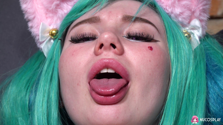 Nu Cosplay: Leyla lure si cewek nakal dengan buttplug dan pantat bahenol...