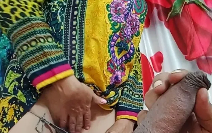 Bolly Karma: Slut Wife Beauty Posing While I'm Masturbating