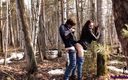 Perfect Helen: Student avsugning och knullar med en fotograf i skogen