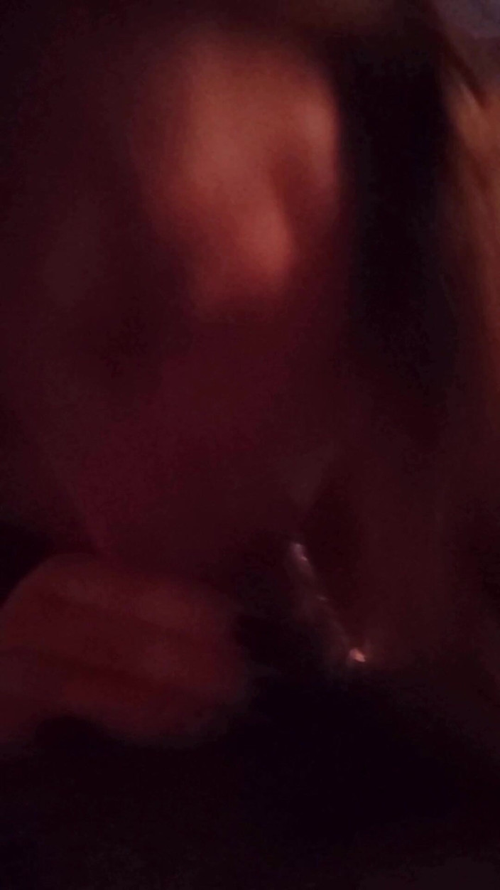 Whitekitten: MILF Mag Blowjobs - Schwanzanbetung