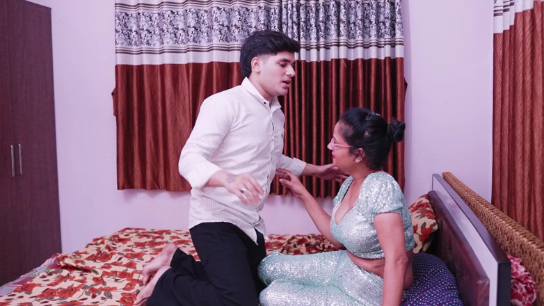 Shah ji: Hot Girl Seduced by the Landlord and Get Fucked