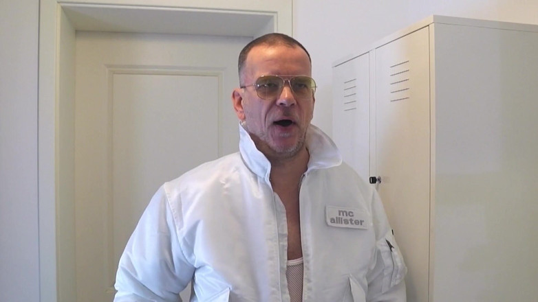 GERMANE_XL: White Alpha Hunk Berlin 7