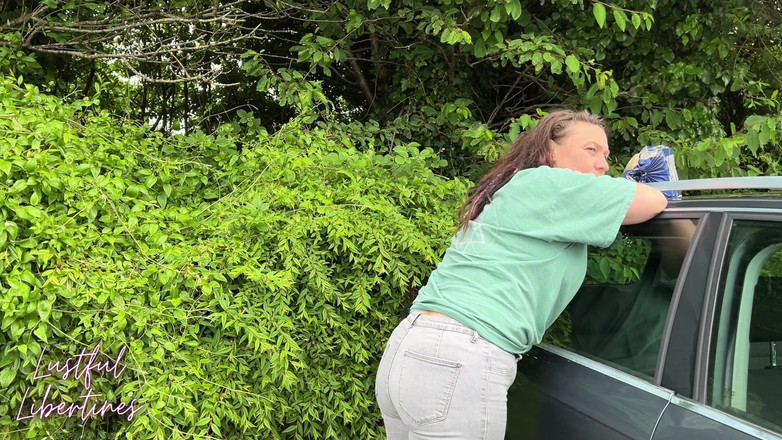 Lustful Libertines: Otoparkta halka açık işeme çaresizliği - omorashi