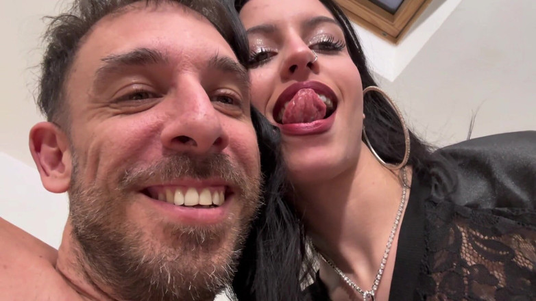Kore Fox: Young Brunette Kore Fox Homemade Sextape Casual Sex with a...