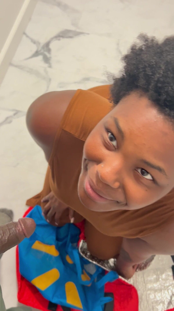 Deknkei: Meet This Hood Girl