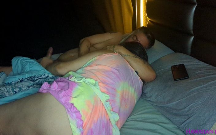 BBW Pleasures: Gordinha esposa masturba marido na hora de dormir