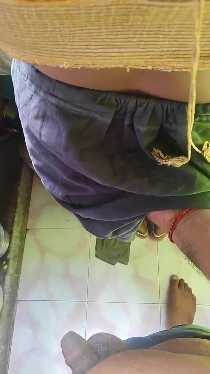 FULLMJEDETI: V době mytí Baratan si třel švagrův zadek svým ptákem.