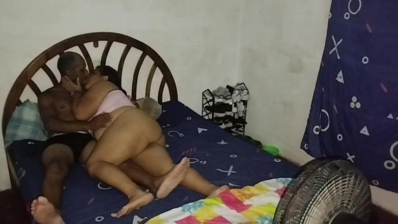 Adribella69: Sex zu hause! Ich lud meinen nachbarn ein, Filme zu...