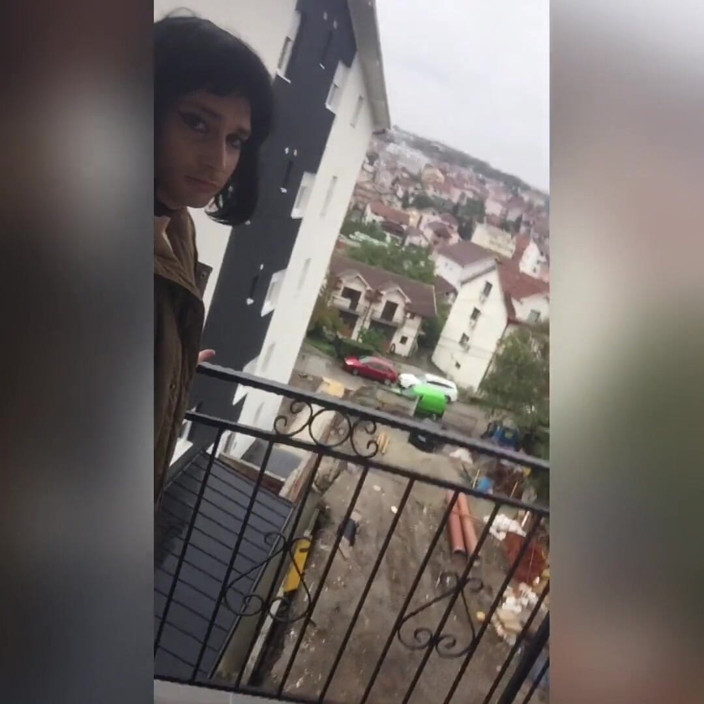 Sissyvalerie69: Téměř chycen sousedem
