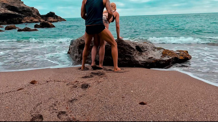 MaskCouple: Sex on the beach! Rolling and taking cum in pussy