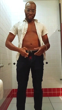 Schnelles pissen-video in red jock!