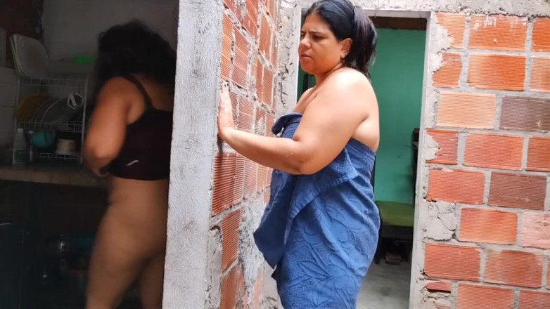 Adribella69: O marido da minha madrasta está trabalhando e eu me...