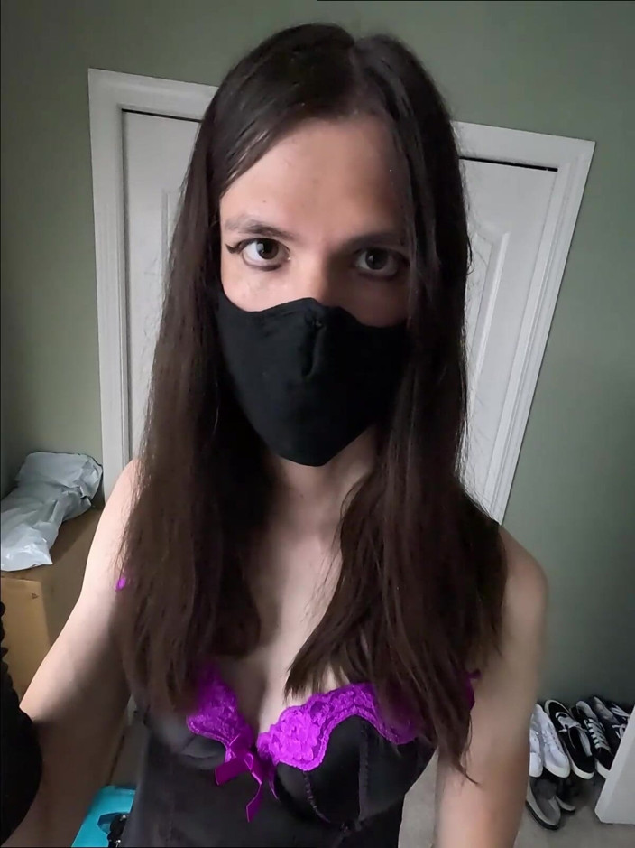 Mistress Mel: Budu ti stříkat do krku!