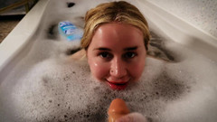 JessieHH: Джессі у ванні