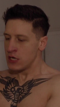 Dalton Riley mempunyai caranya dengan pantat sempurna Michael Boston - NextDoorRaw