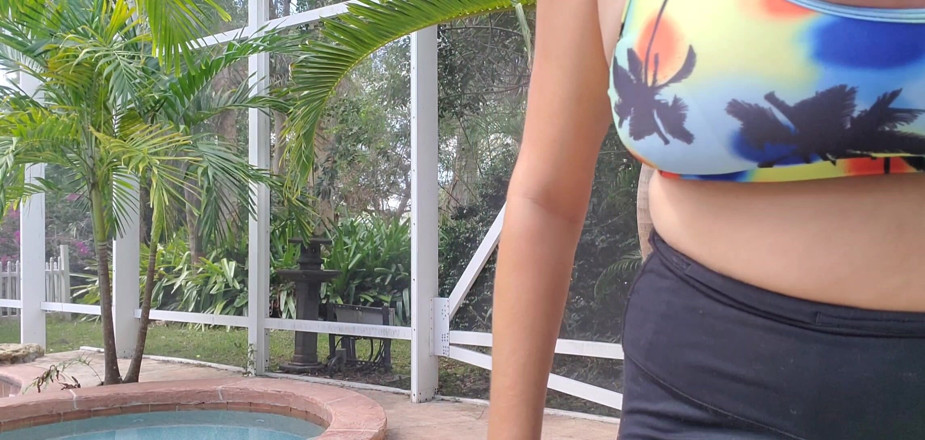 Annabelle Rogers: Kamu suka sama kemampuan hula hoopingku nggak?