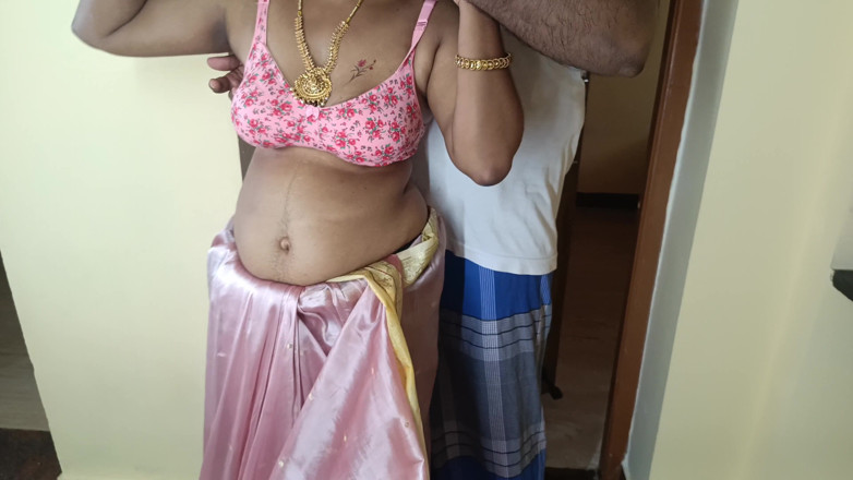 Palani69: La sorellastra rivela la sua struttura carina per il suo...