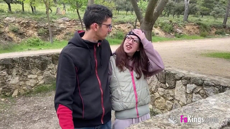 FAKings: Una coppia di campagna cerca una scopata di campagna. Diana...