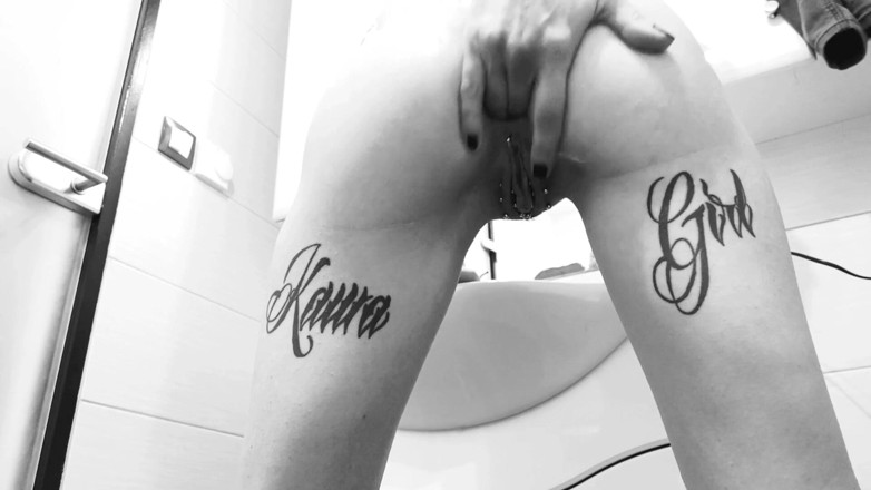 InkedKawaGirl: Małe palcówka tyłka