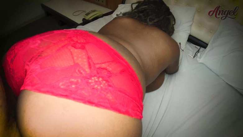 Angel Big B: Masturbasi penis temanku dan membuatnya cum di mulutku