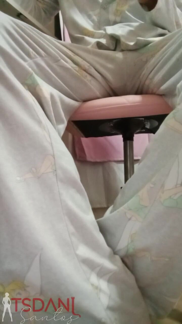 Tsdanisantos1: 彼女の超ホットフットフェチ
