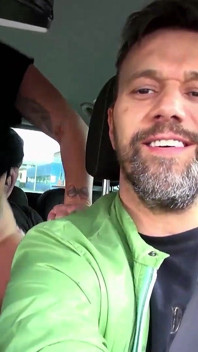 Deutsche MILF liebt es, draußen und im auto zu lutschen