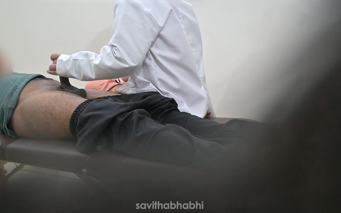 savithabhabhi: 病院で患者をチェックする女性医師