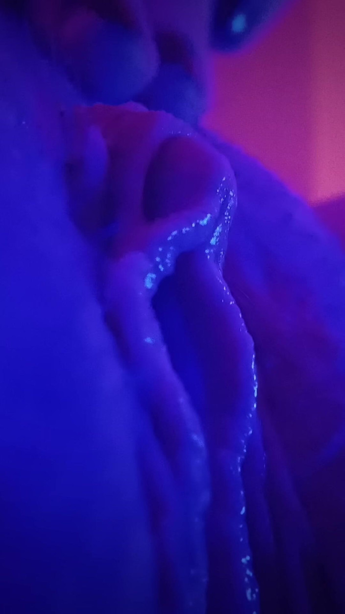 Big Clit Muse: Sleduj, jak smyslně hladím své velké tělo přímo před tvýma...