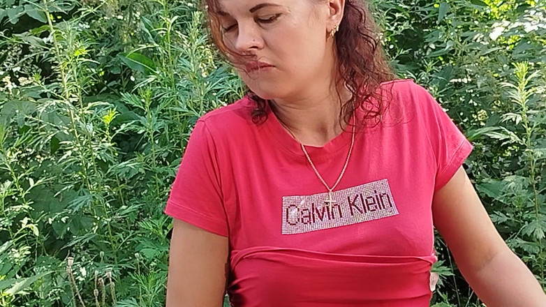 Irochka3008: "Saya tidak dapat menahan diri di tepi jalan