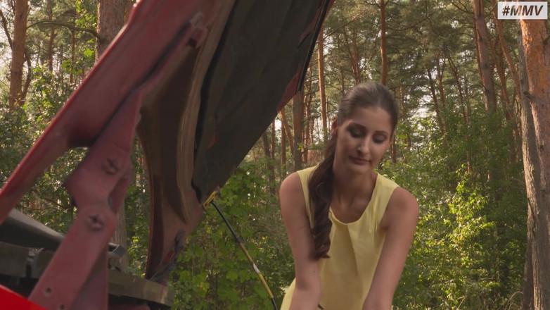 MMV Films: Pannendienst 4: Scene 2 Hot German girl fucks outdoors