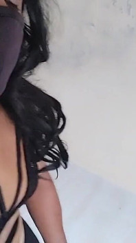 Crossdresser indio en lencería