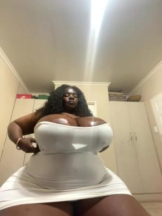 Legendary Booty Overdose: Showing of Sexy Body