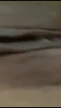 젖은 페티쉬 재미를 즐기는 콜롬비아 라틴계 여자