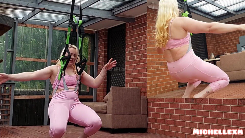 Michellexm: Wedgie ragazza wedgie swing appesa wedgie video divertente mutandine strappo...