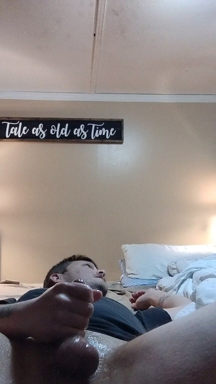 Mofarmer92: Ich denke an eine Sissy, die auf meinem schwanz reitet