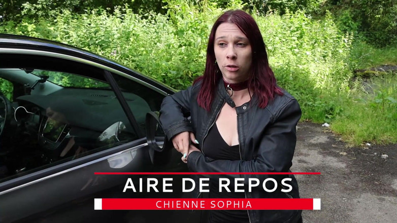 chienne sophia: I Fuck a Stranger in the Forest