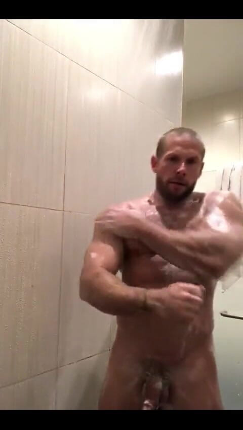 Leo Bayne: Check Out My Bud