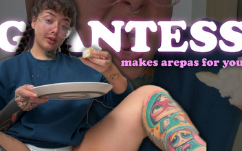 Pedazodchicle: Gergasi Membuat Arepas Dan Makan Mereka Di Hadapan Kawan Kecilnya