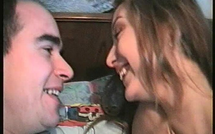 Dirty old moviez: Seltsamer mann fragt frau, ob sie ihren körper zeigen kann...