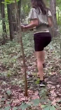 Het bos in met een hoer een creampie voor een Jackson