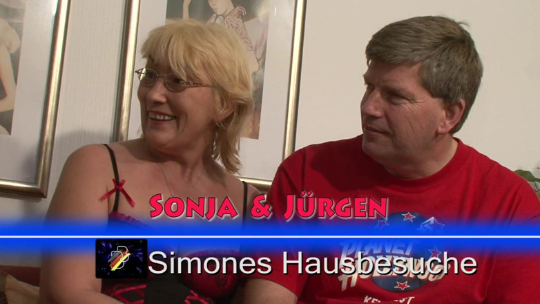 BB video: Simone loves receiving two women at his home