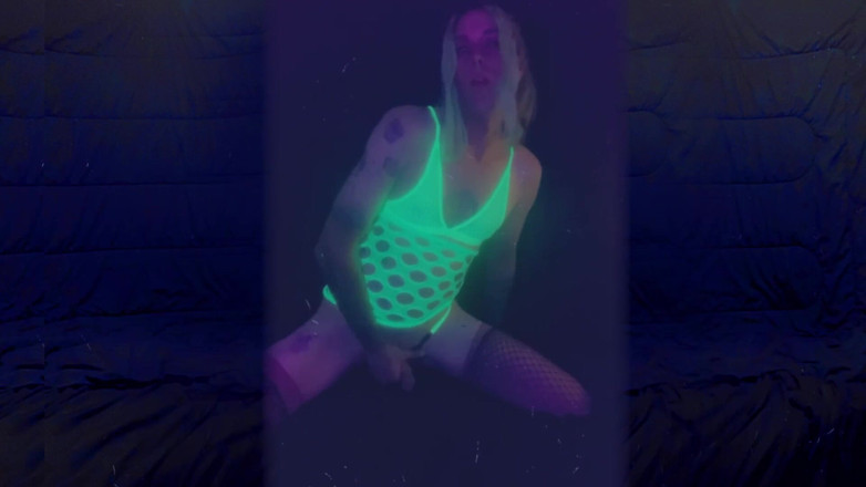 CarmenMelatonin: Sexy troia da camera da letto