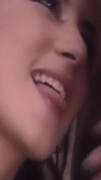 불룩한 목구멍 딥쓰롯 재갈을 물리고 침을 흘리는 페스트 POV