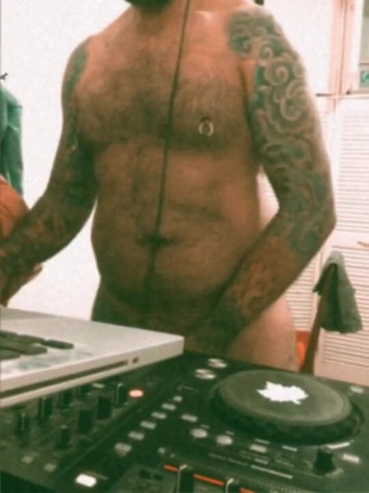 Phillholes: Caliente dj