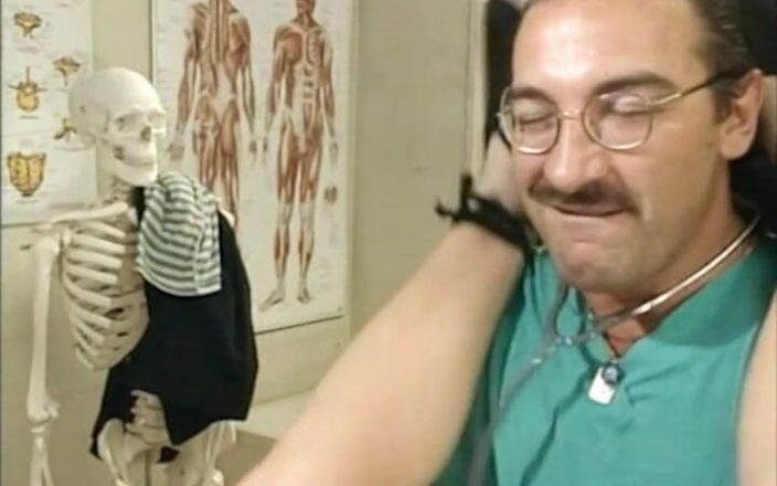 Magmafilm: Yeni hemşire gerçek bir muamele alıyor