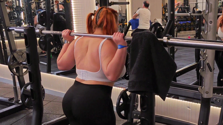 Latincurvyredhead: Personal Trainer Fucks His Student in Exchange for His Monthly...