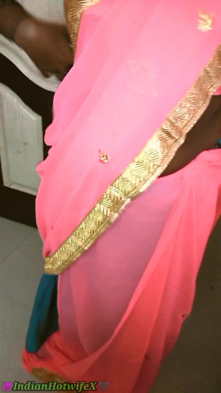 RenuRaj: शाम की तमिल पत्नी रेणु की साड़ी और बैल द्वारा जोरदार चुदाई, व्यभिचारी देखता है! Indianhotwifex